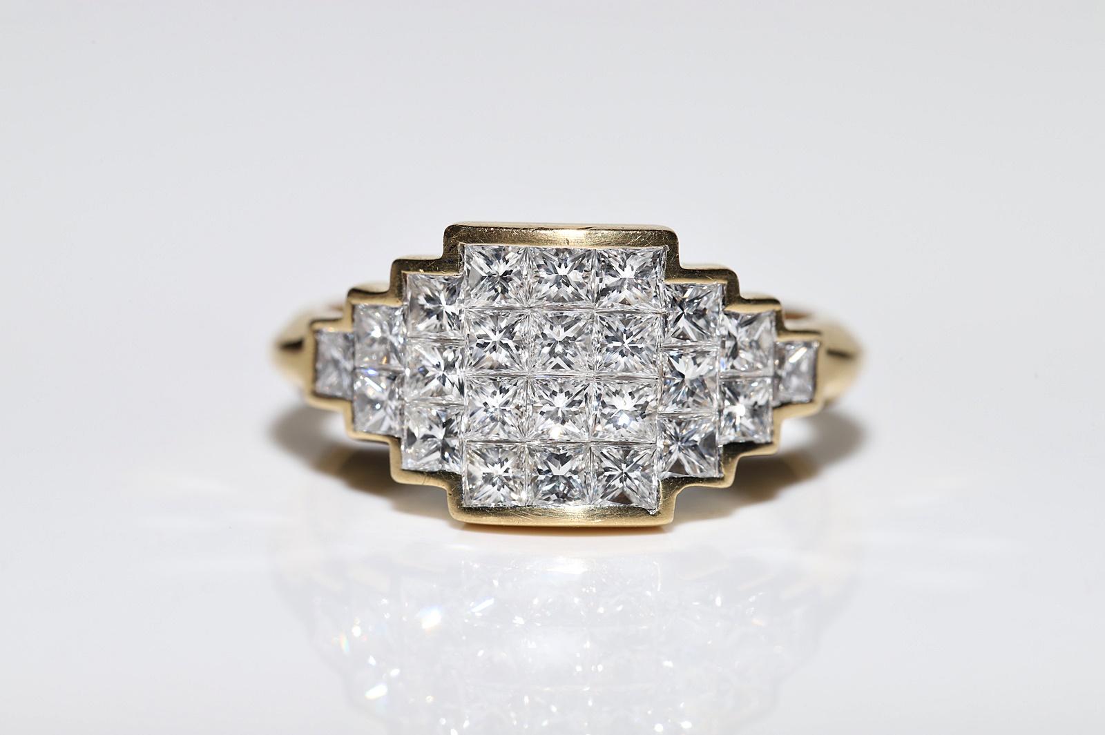 Vintage Circa 1990s 18k Gold Natural Baguette Cut Diamond Decorated Ring In Good Condition For Sale In Fatih/İstanbul, 34