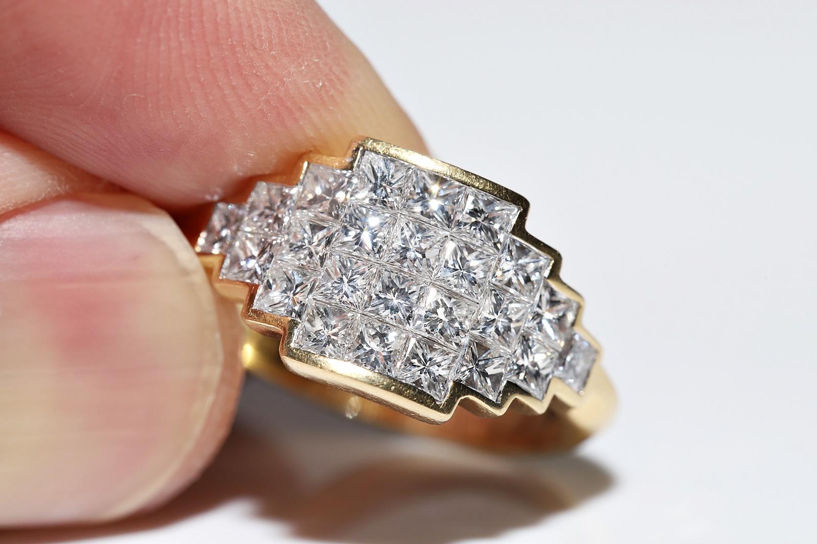 Bague vintage des années 1990 en or 18 carats décorée de diamants naturels taille baguette en vente 2