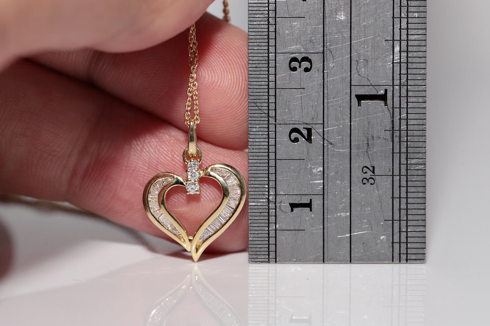 Vintage Circa 1990 Collier pendentif coeur en or 18k avec diamant baguette naturel en vente 8