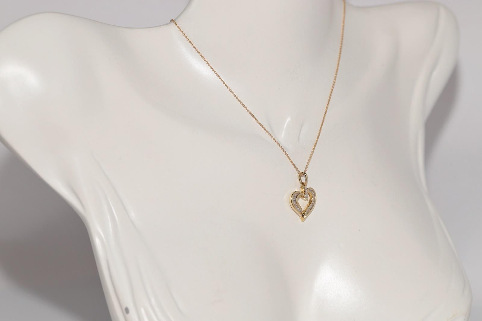 Vintage Circa 1990 Collier pendentif coeur en or 18k avec diamant baguette naturel Bon état - En vente à Fatih/İstanbul, 34
