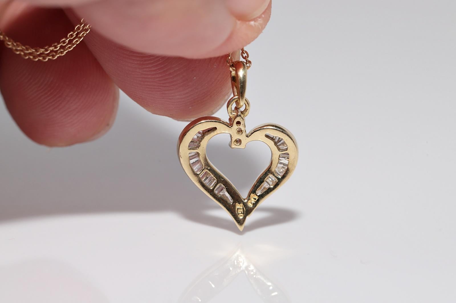 Vintage Circa 1990 Collier pendentif coeur en or 18k avec diamant baguette naturel en vente 3