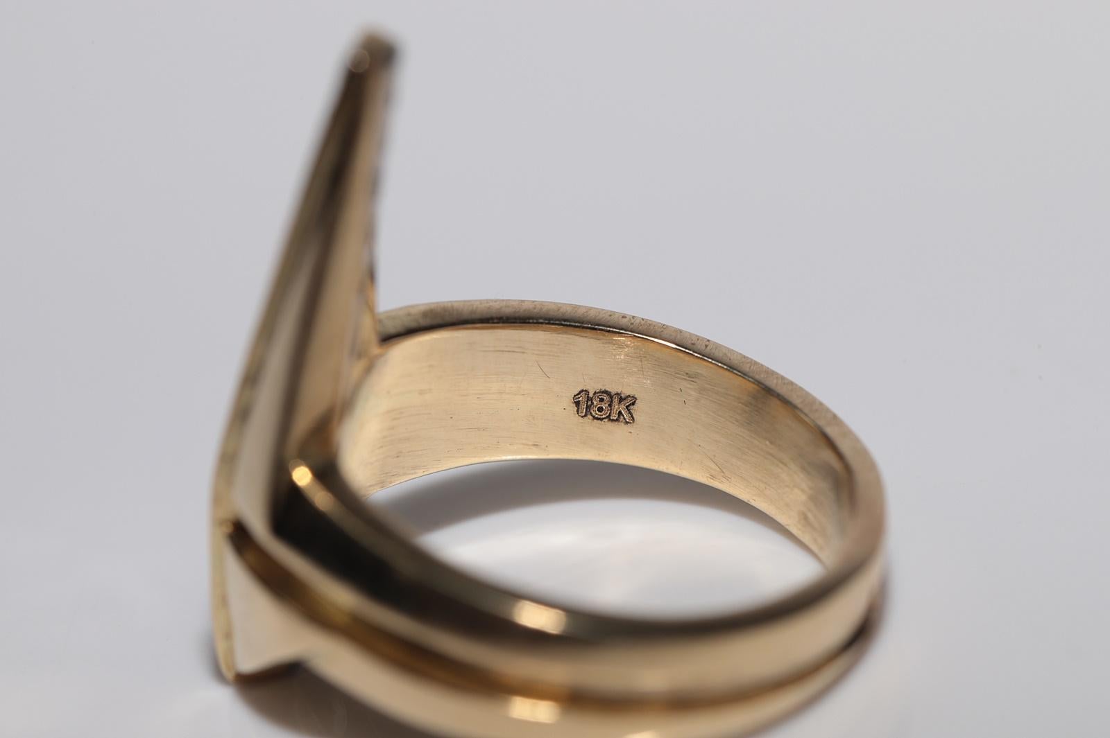 Vintage Circa 1990s 18k Gold Natural Baguette Cut Diamond Strong Tank Ring For Sale 6