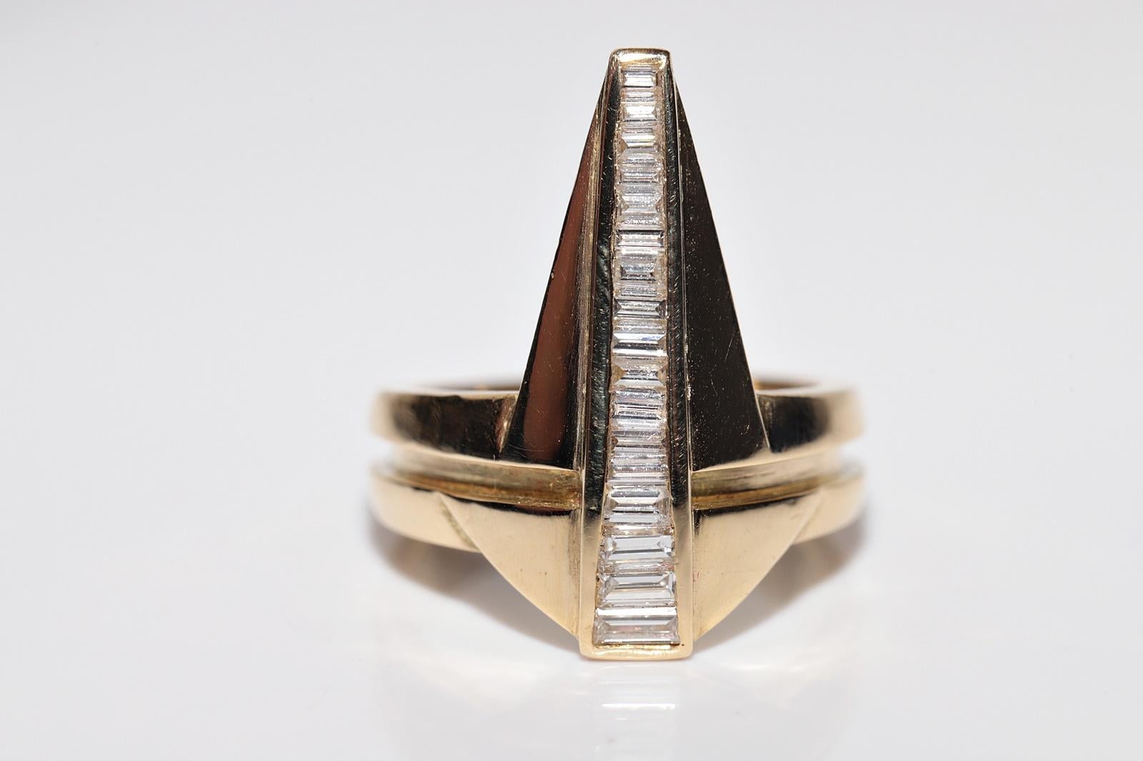 Vintage Circa 1990s 18k Gold Natural Baguette Cut Diamond Strong Tank Ring For Sale 9