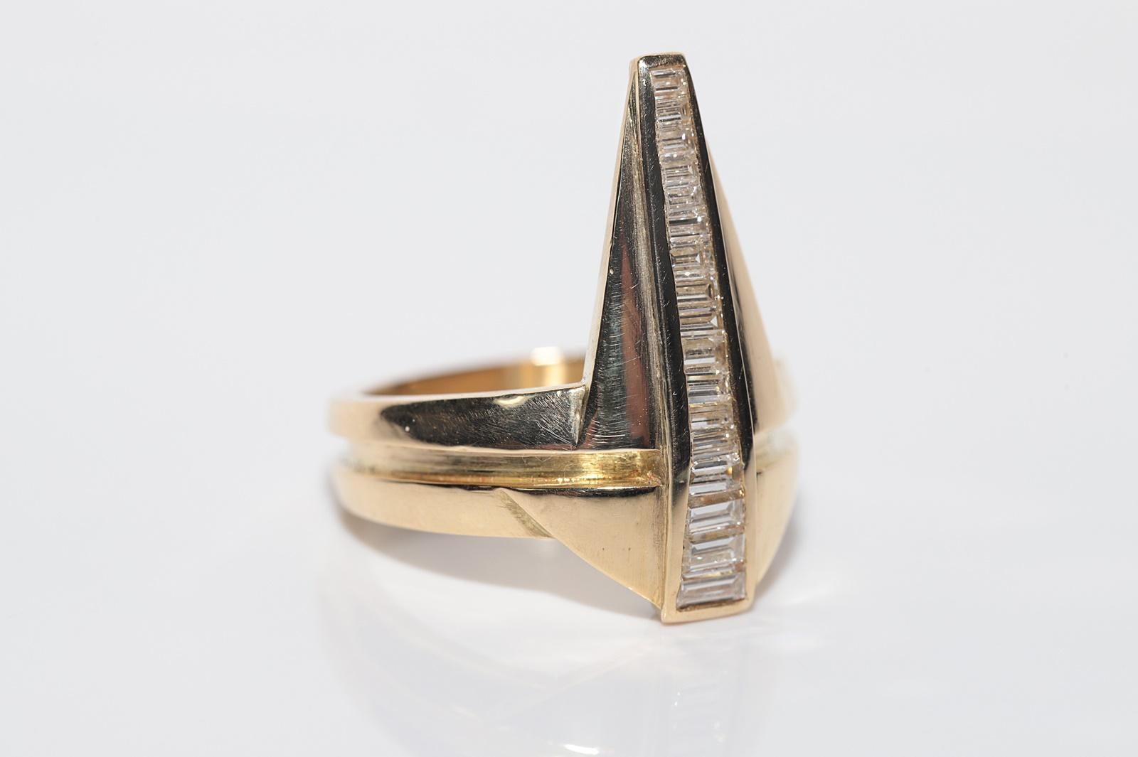 Vintage Circa 1990s 18k Gold Natural Baguette Cut Diamond Strong Tank Ring For Sale 2