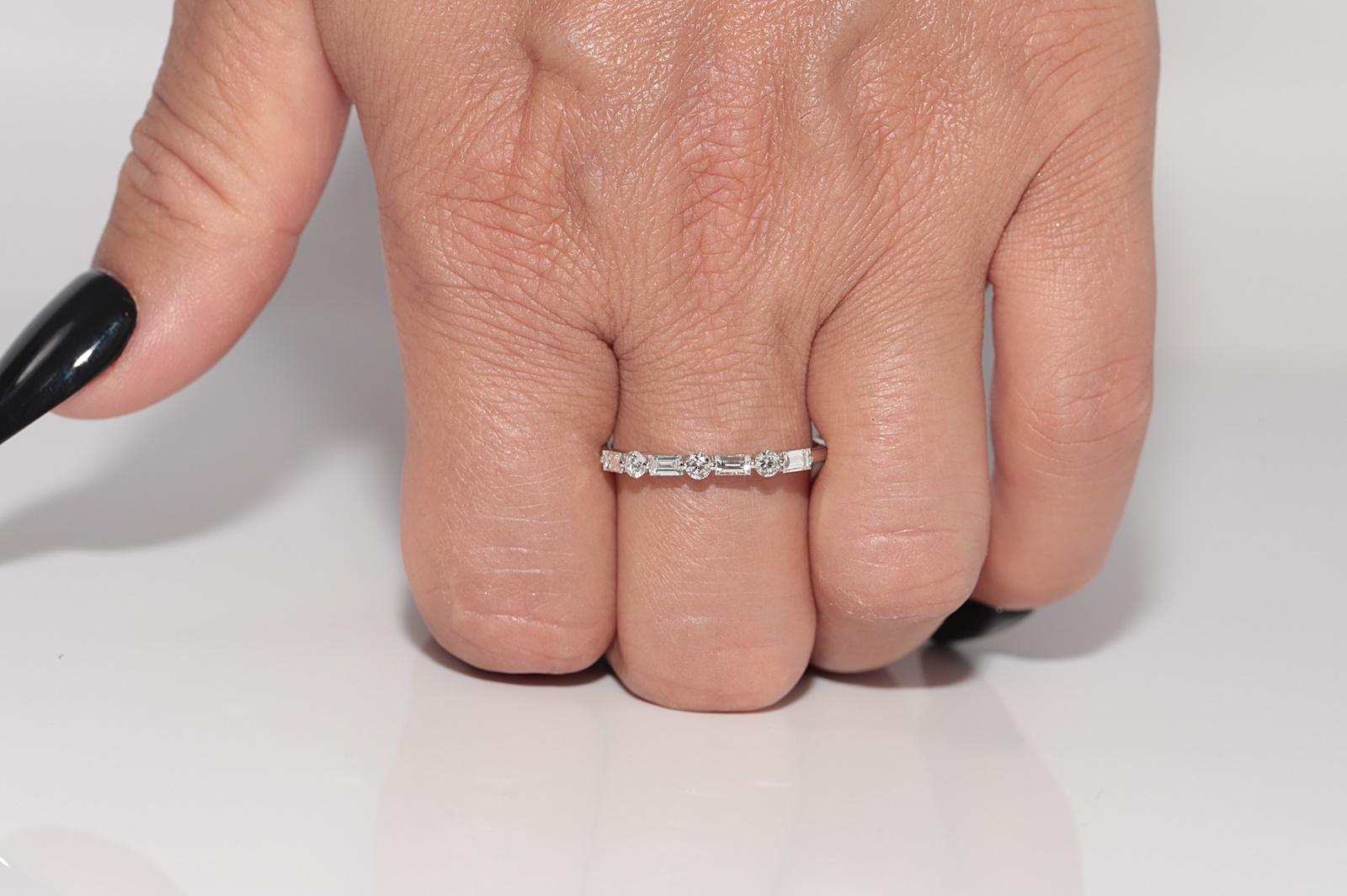 Vintage CIRCA 1990er Jahre 18k Gold Natürlicher Brillantschliff Diamant und Baguetteschliff Ring im Angebot 10