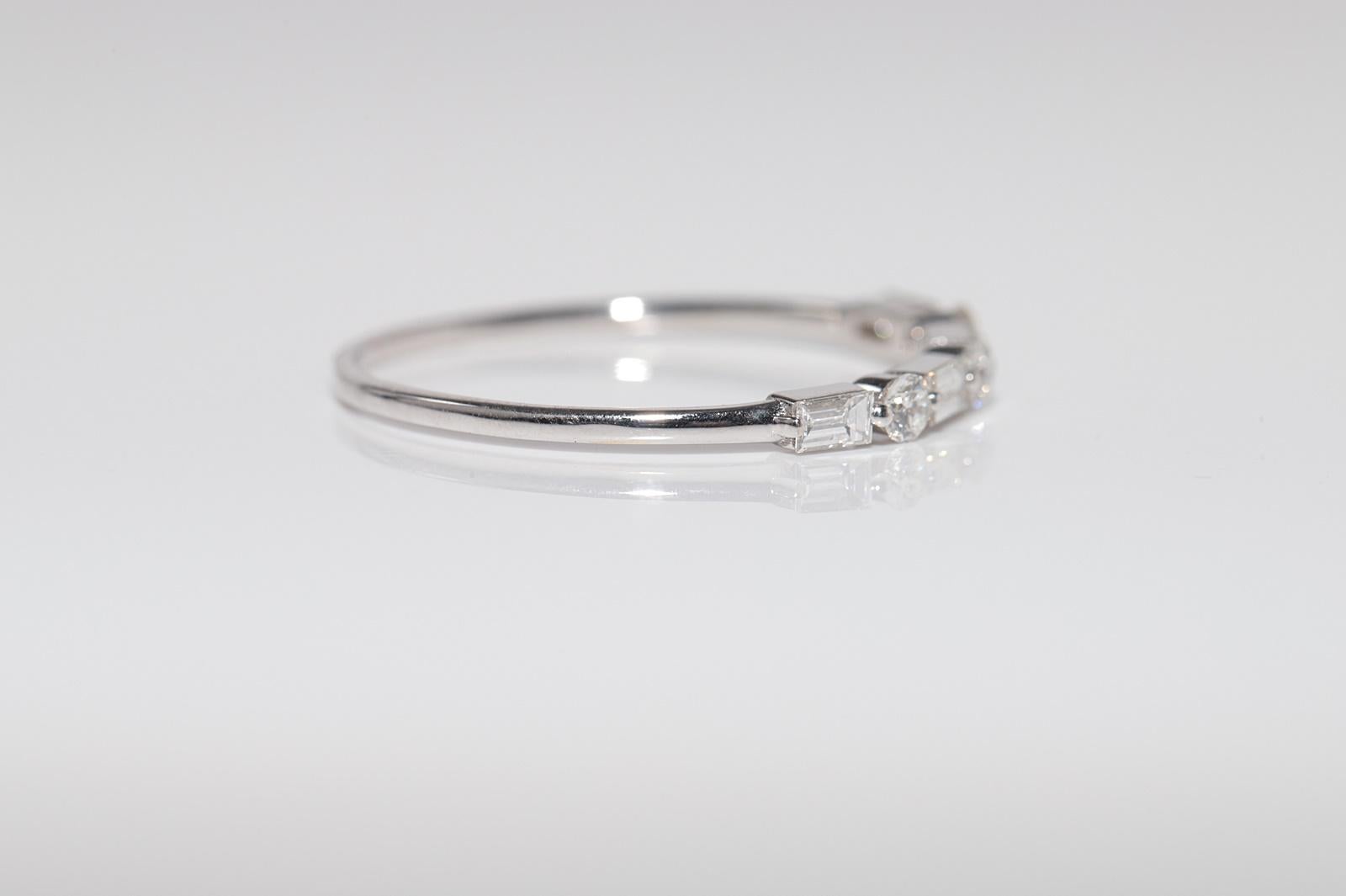 Vintage CIRCA 1990er Jahre 18k Gold Natürlicher Brillantschliff Diamant und Baguetteschliff Ring im Angebot 2