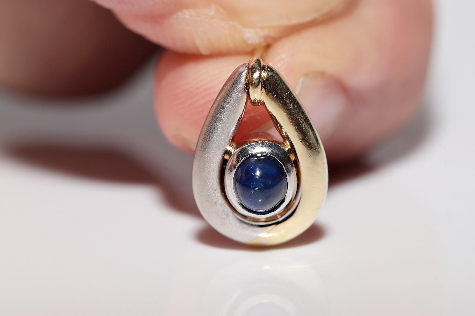 Vintage Circa 1990s 18k Gold Natural Cabochon Cut Sapphire  Stud Earring For Sale 6