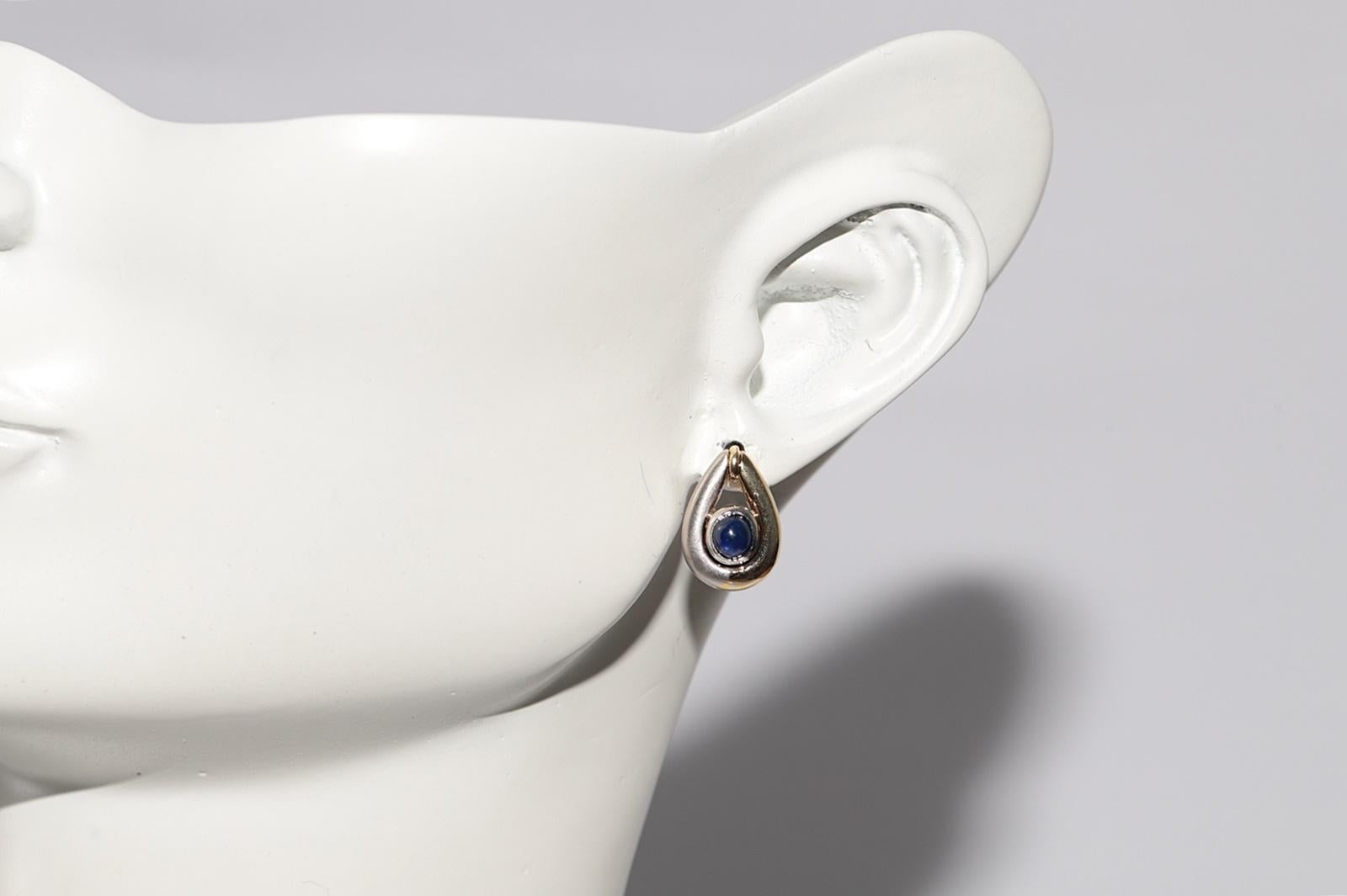 Vintage Circa 1990s 18k Gold Natural Cabochon Cut Sapphire  Stud Earring For Sale 9