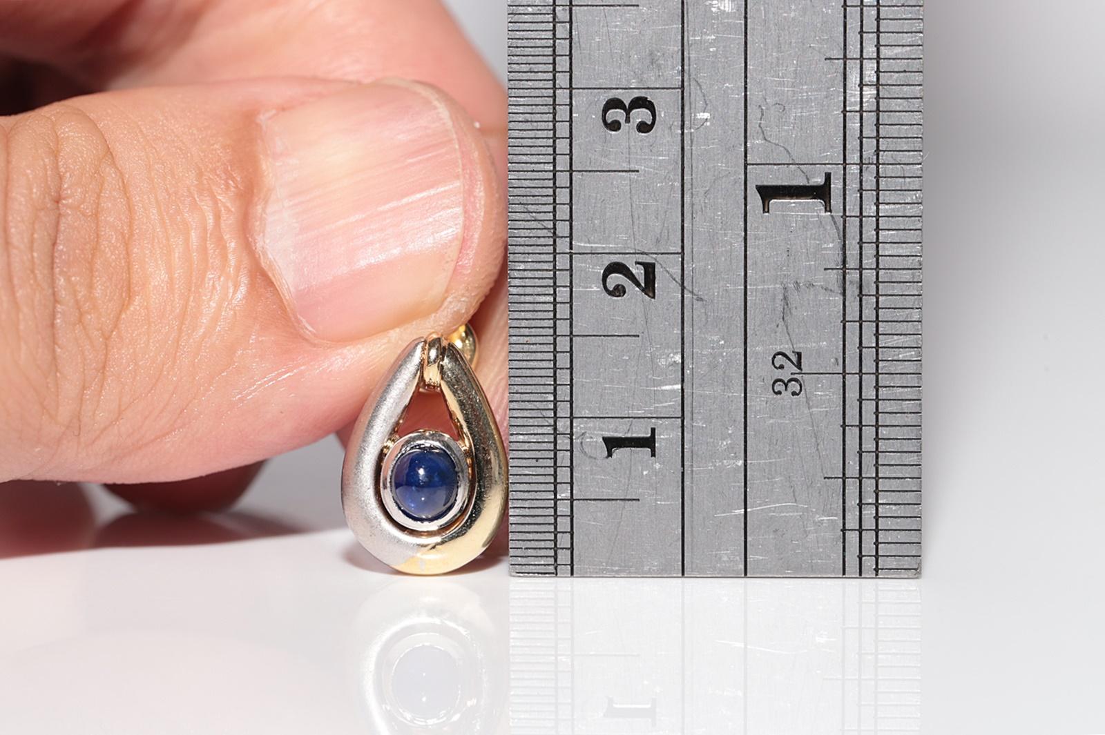 Vintage Circa 1990s 18k Gold Natural Cabochon Cut Sapphire  Stud Earring For Sale 1