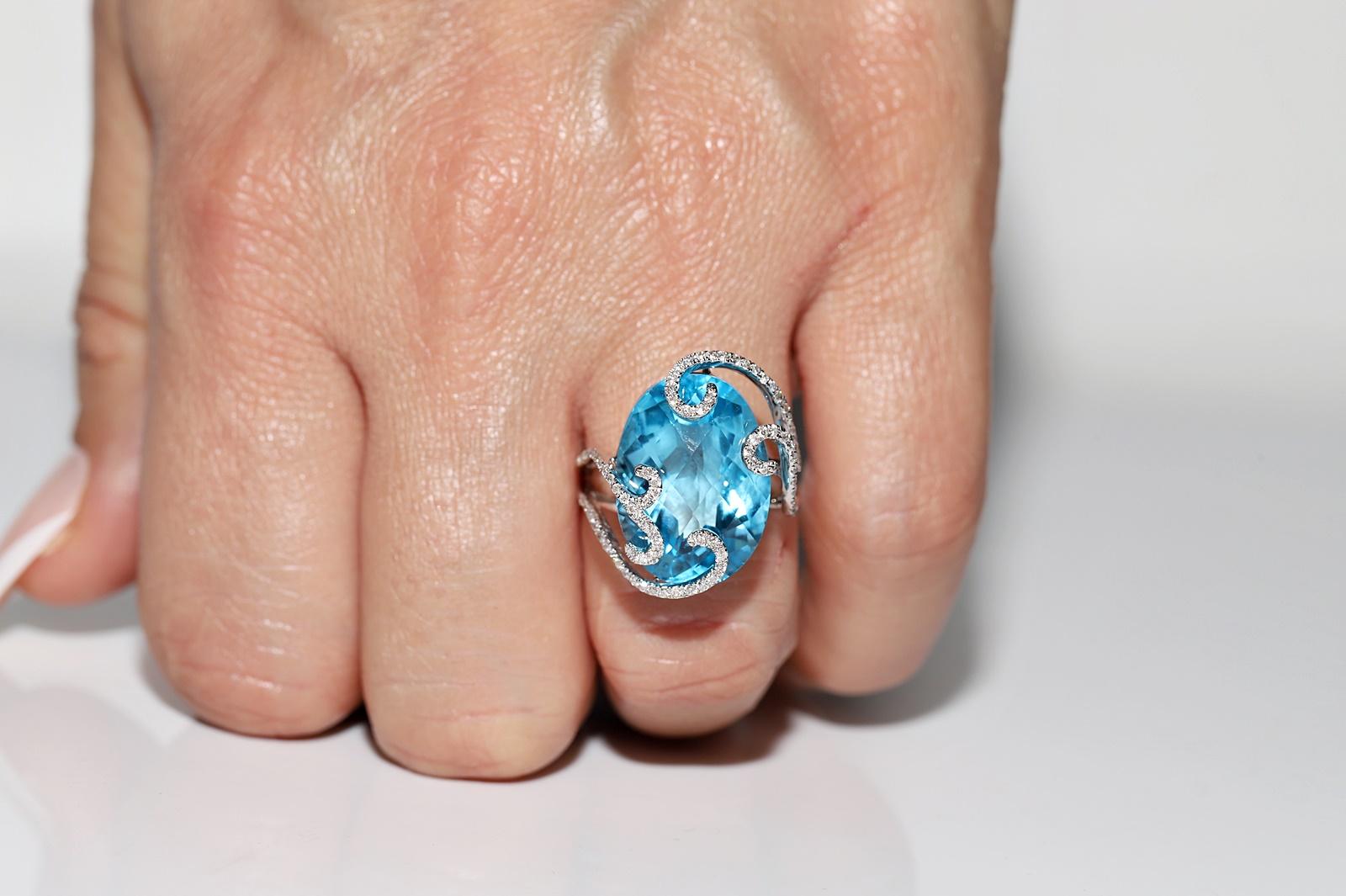Vintage Circa 1990s 18k Gold Natural Diamond And Blue Topaz Decorated Ring  For Sale 7