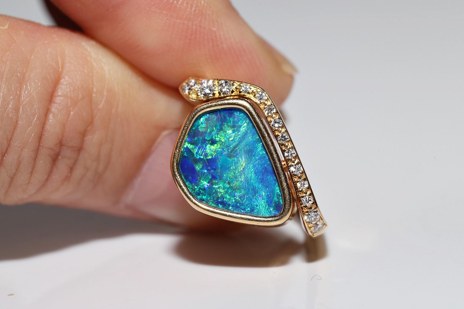 Vintage Circa 1990s 18k Gold Natural Diamond And Australian Opal Decorated Ring For Sale 9