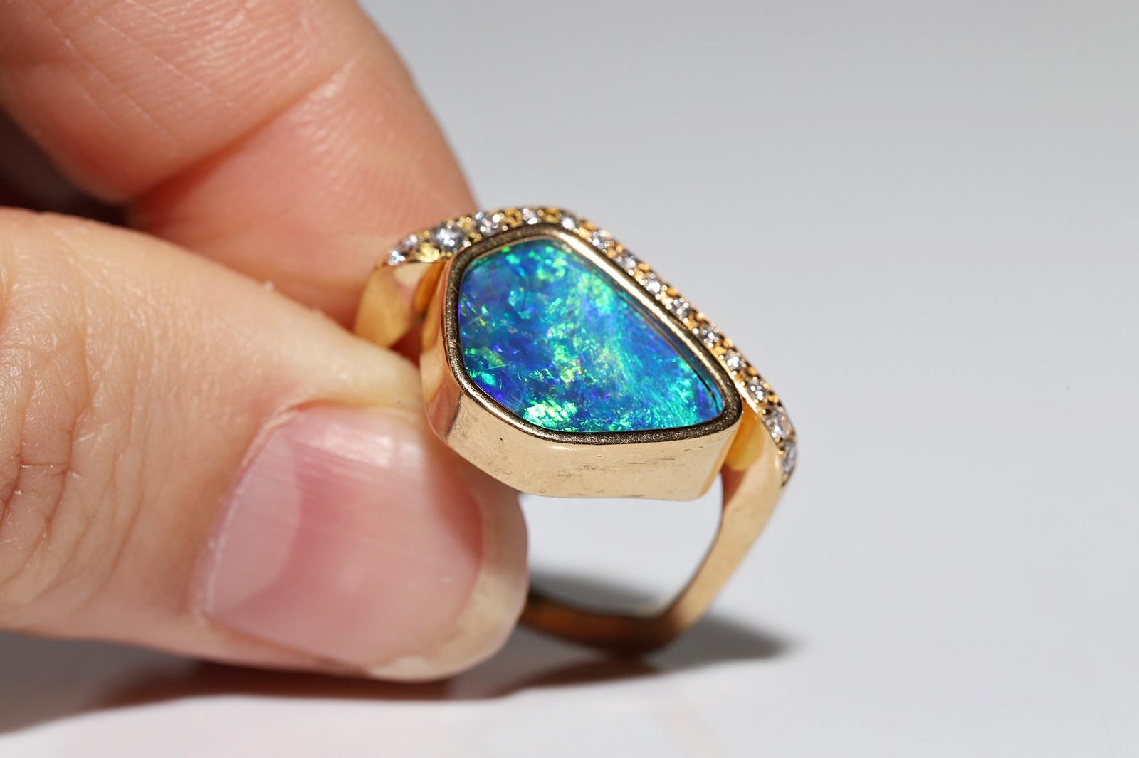 Vintage Circa 1990s 18k Gold Natural Diamond And Australian Opal Decorated Ring For Sale 10