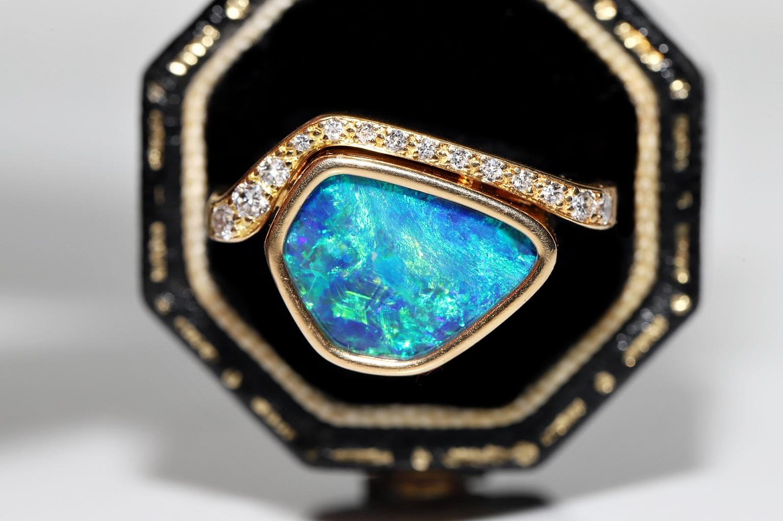 Vintage Circa 1990s 18k Gold Natural Diamond And Australian Opal Decorated Ring For Sale 13