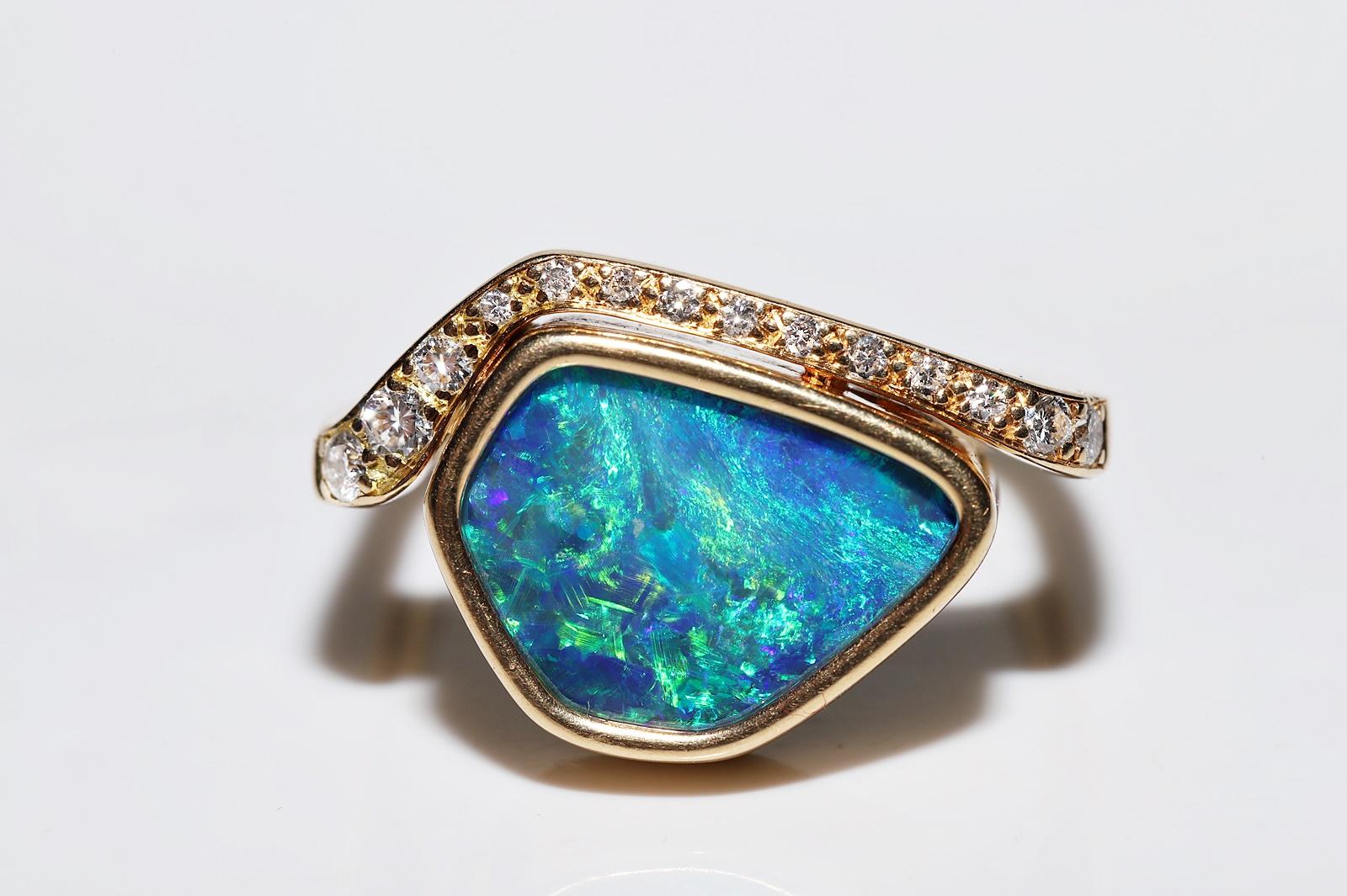 Women's Vintage Circa 1990s 18k Gold Natural Diamond And Australian Opal Decorated Ring For Sale