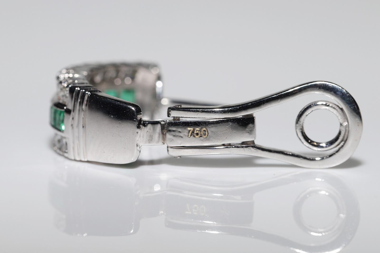 Women's Vintage Circa 1990s 18k Gold Natural Diamond And Baguette Cut Emerald Earring For Sale