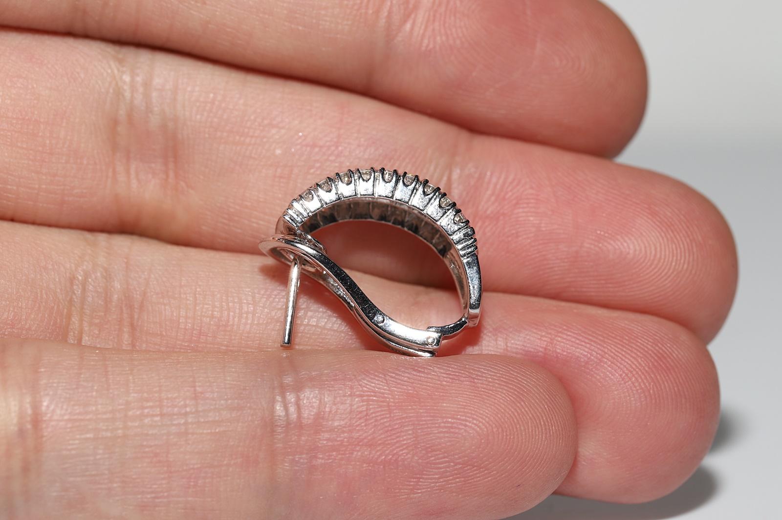 Vintage Circa 1990s 18k Gold Natural Diamond And Baguette Cut Emerald Earring For Sale 2