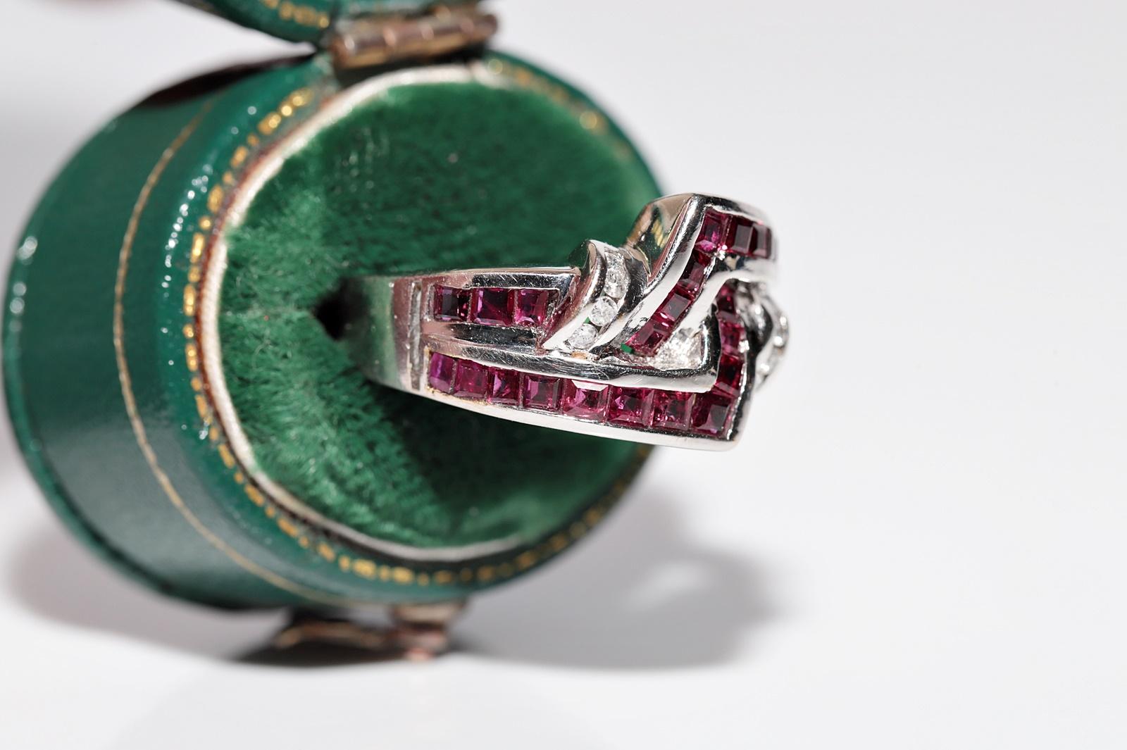 Vintage CIRCA 1990er Jahre 18k Gold Naturdiamant und Baguetteschliff Rubin Ring im Angebot 2