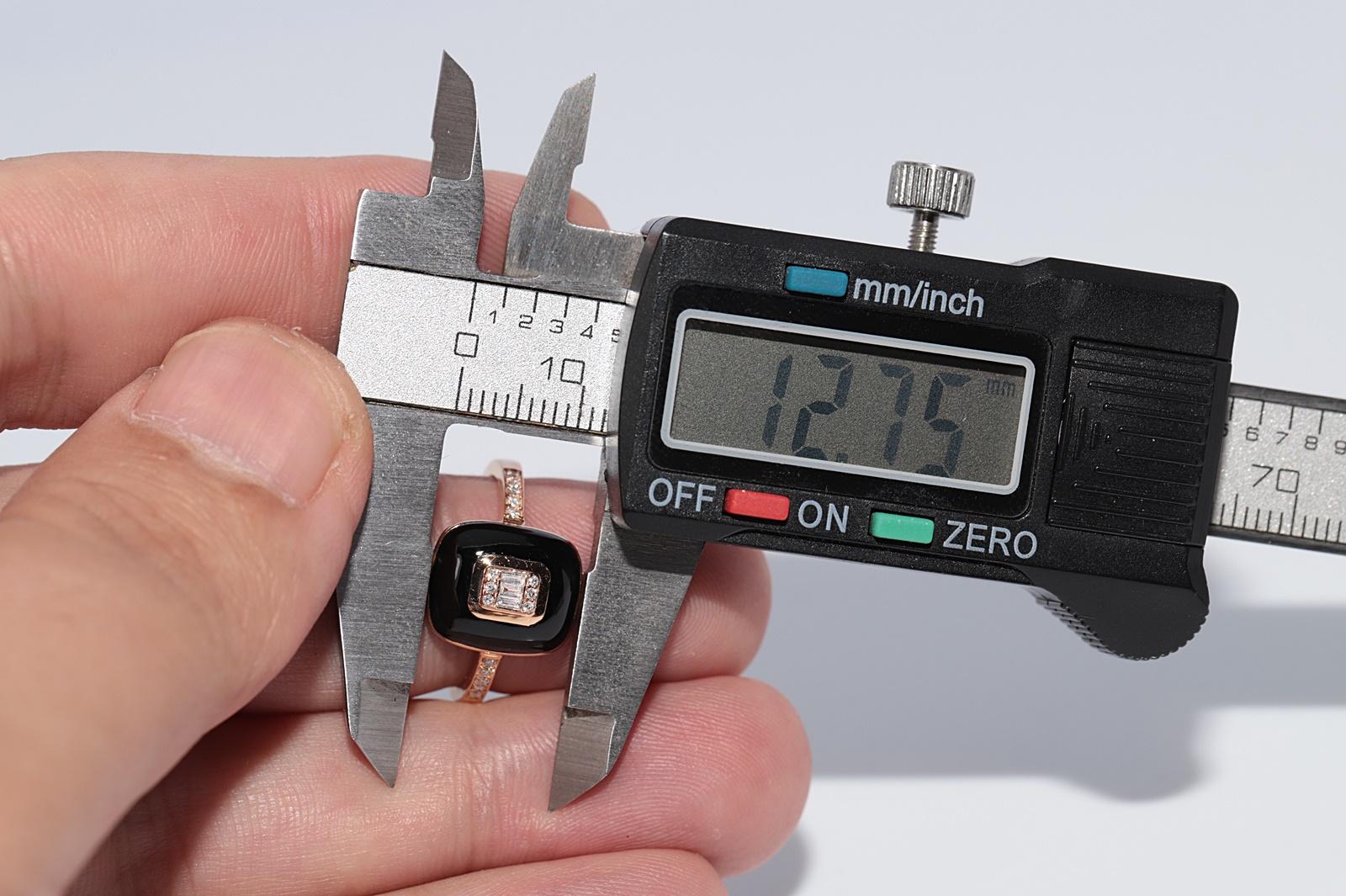 Vintage CIRCA 1990s 18k Gold Natürlicher Diamant und schwarzer Emaille Ring im Angebot 5