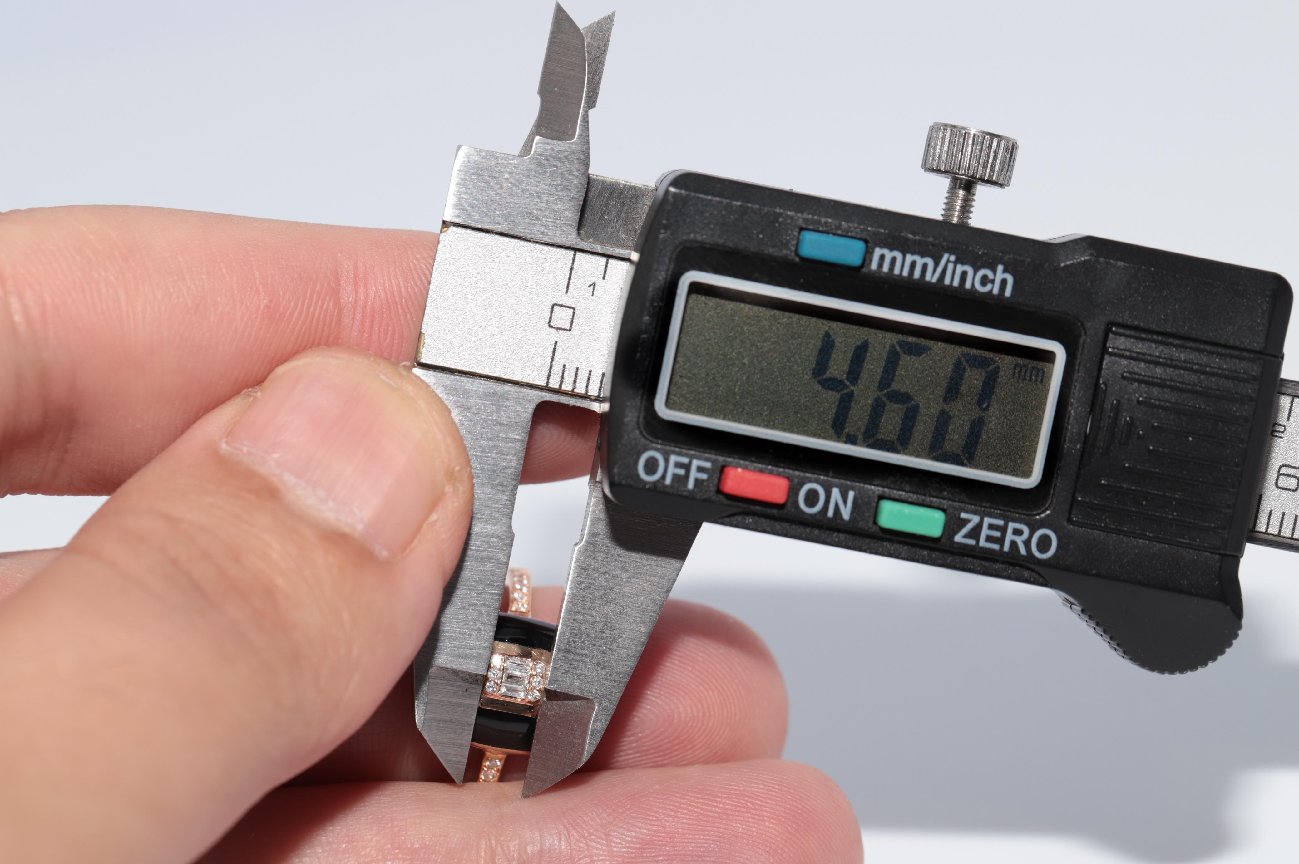 Vintage CIRCA 1990s 18k Gold Natürlicher Diamant und schwarzer Emaille Ring im Angebot 6