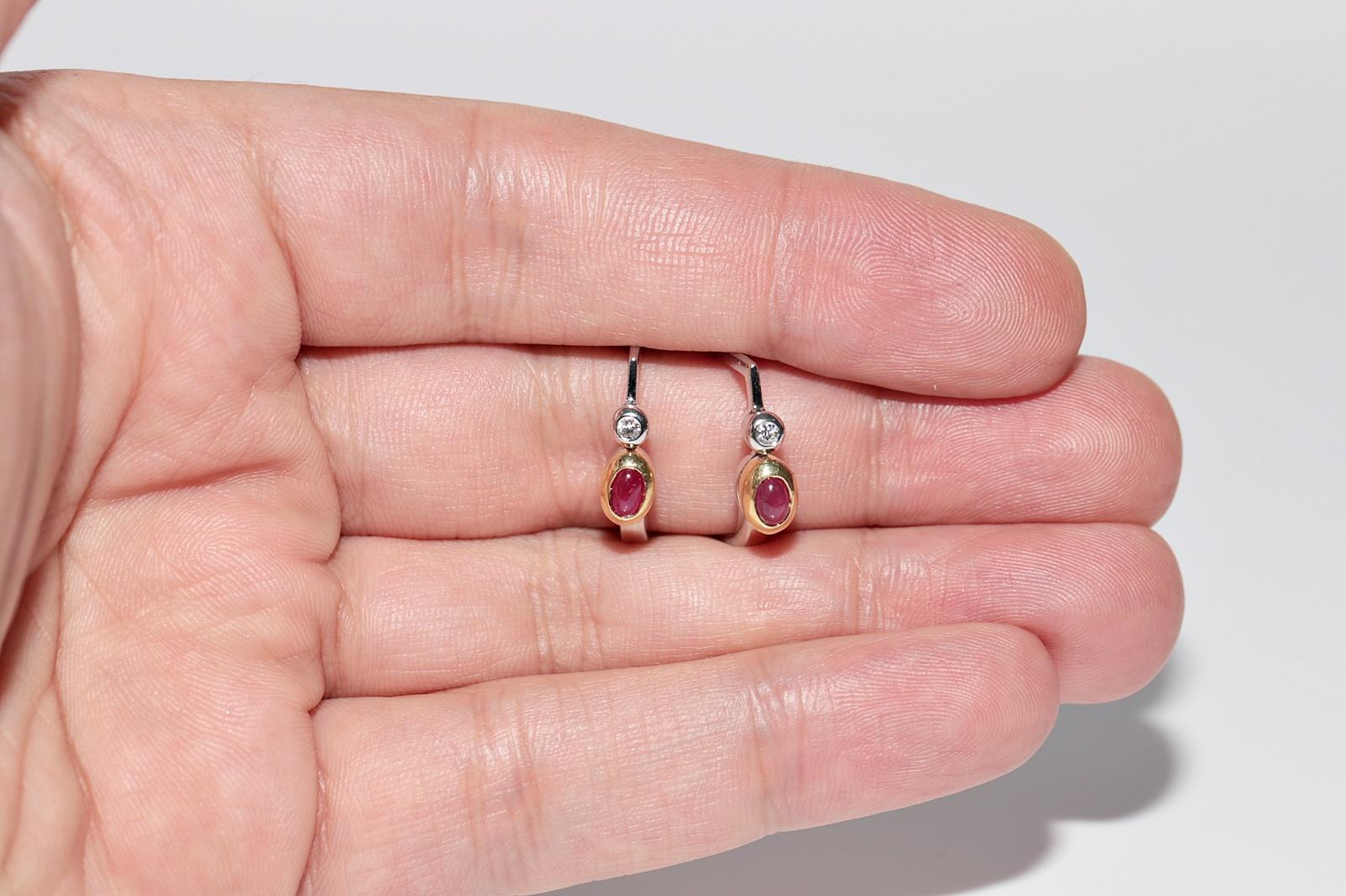 Ohrring, Vintage, ca. 1990er Jahre, 18 Karat Gold, natürlicher Diamant und Rubin im Cabochon-Schliff im Angebot 3