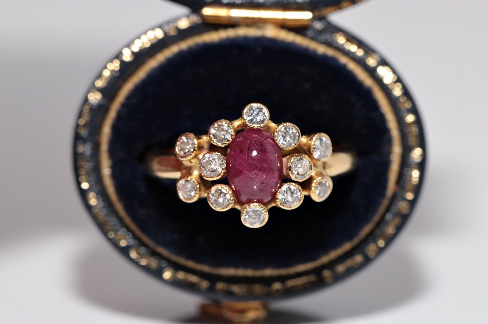 In sehr gutem Zustand.
Das Gesamtgewicht beträgt 4.2 Gramm.
Insgesamt ist Diamant 0,50 ct.
Der Diamant hat die Farbe H und die Reinheit vs-s1.
Insgesamt ist Rubin 1.20 ct.
Ringgröße ist US 5.5
Wir können jede Größe herstellen.
Die Schachtel ist