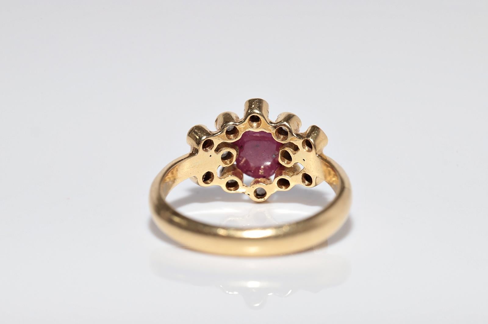 Vintage Circa 1990er Jahre 18k Gold Natürlicher Diamant und Rubinring mit Cabochon-Schliff im Angebot 3