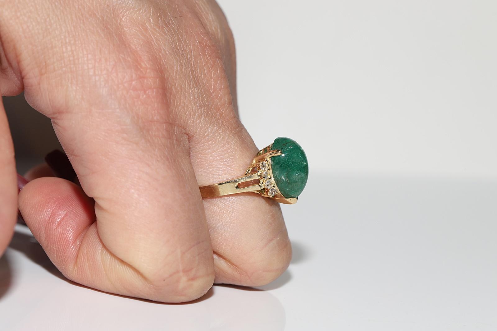  Vintage Circa 1990s 18k Gold Natural Diamond And Cabochon Emerald Decorated Rin For Sale 6