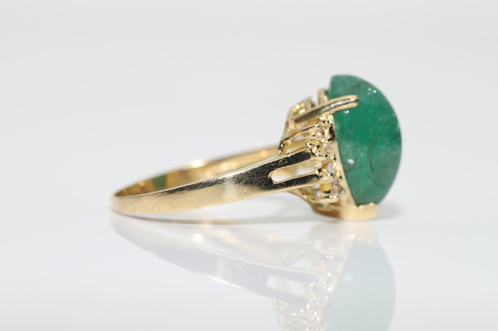  Vintage Circa 1990s 18k Gold Natural Diamond And Cabochon Emerald Decorated Rin For Sale 7