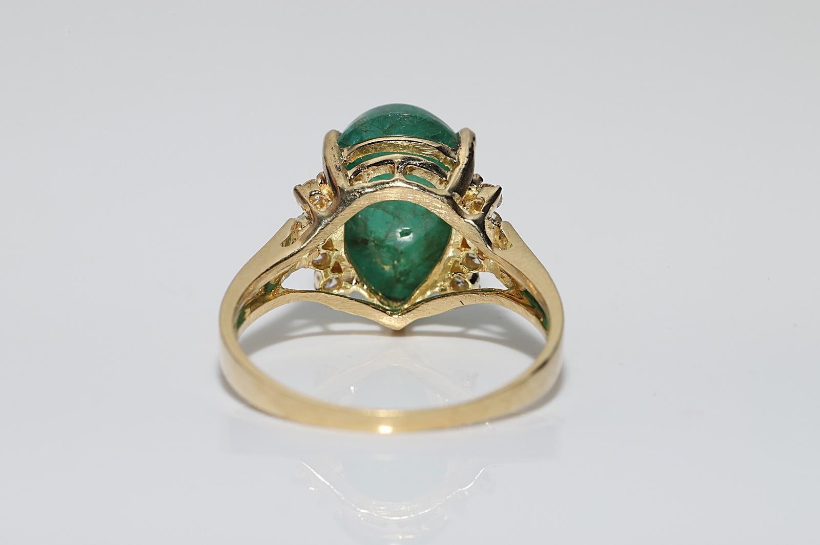 Women's  Vintage Circa 1990s 18k Gold Natural Diamond And Cabochon Emerald Decorated Rin For Sale