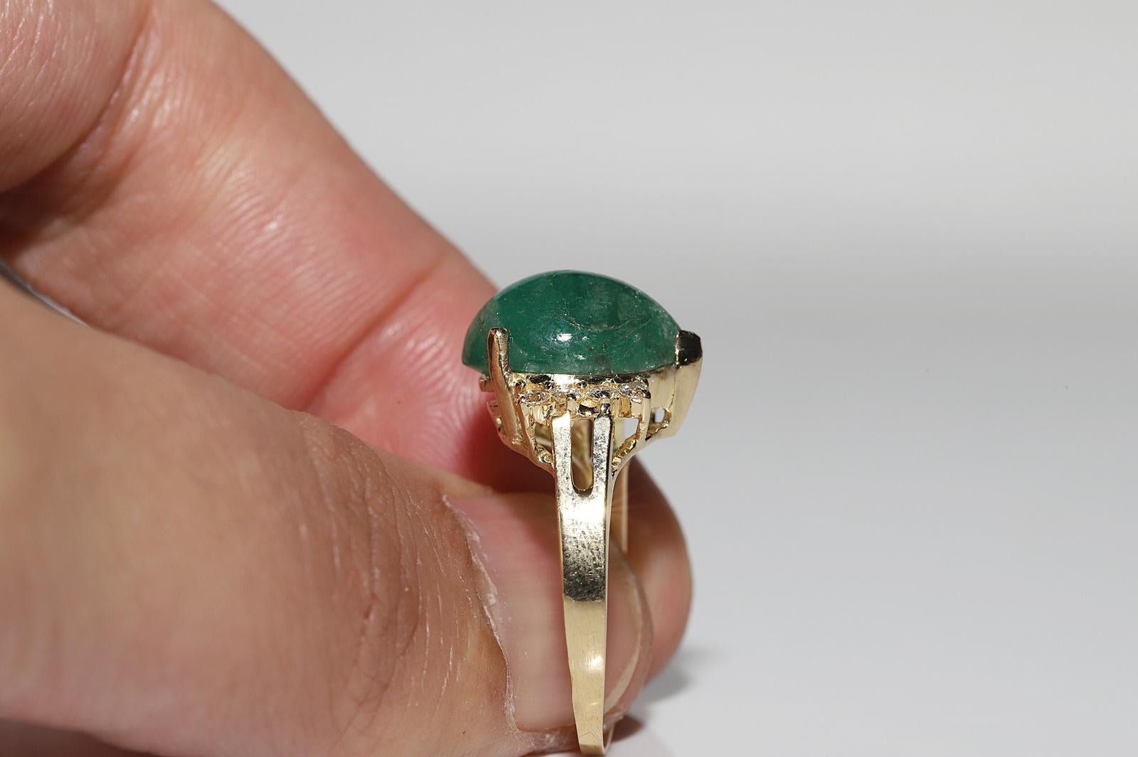  Vintage Circa 1990s 18k Gold Natural Diamond And Cabochon Emerald Decorated Rin For Sale 1