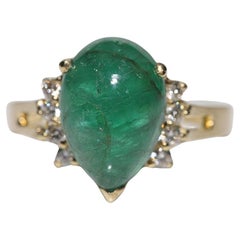  Vintage Circa 1990s 18k Gold Natural Diamond And Cabochon Emerald Decorated Rin