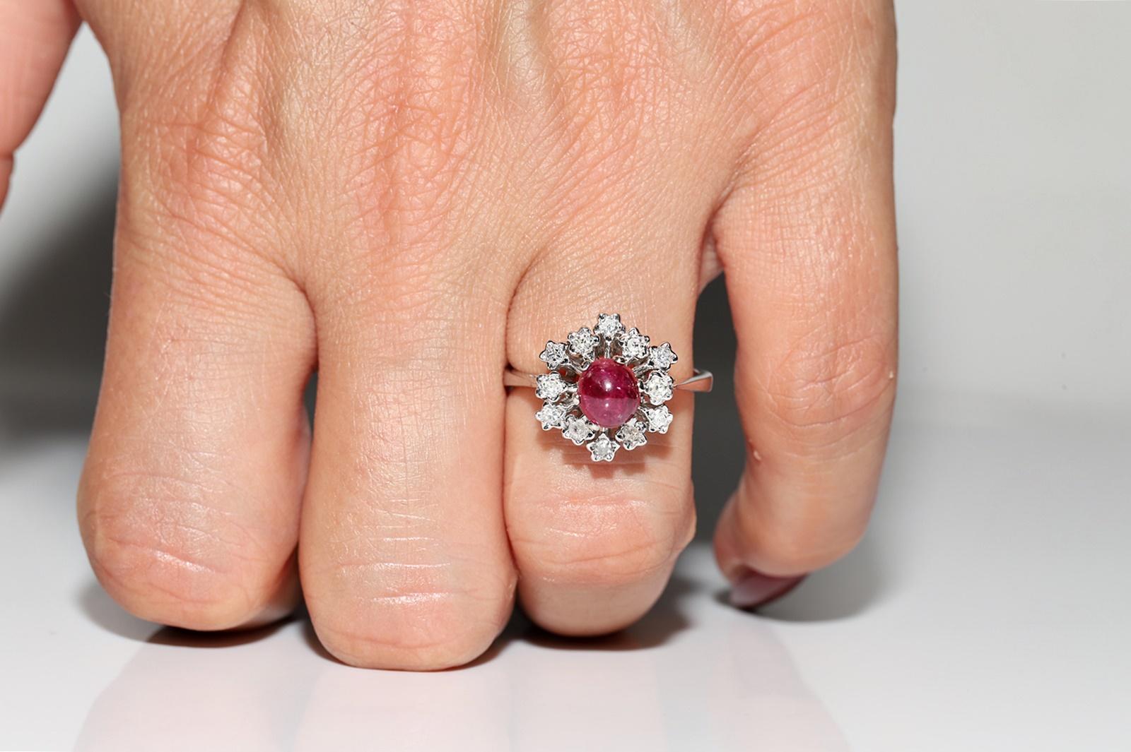 Vintage Circa 1990s 18k Gold Natural Diamond And Cabochon Ruby Decorated Ring For Sale 9