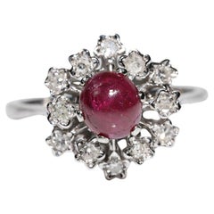 Vintage Circa 1990 Bague en or 18k décorée de diamants naturels et de rubis cabochon