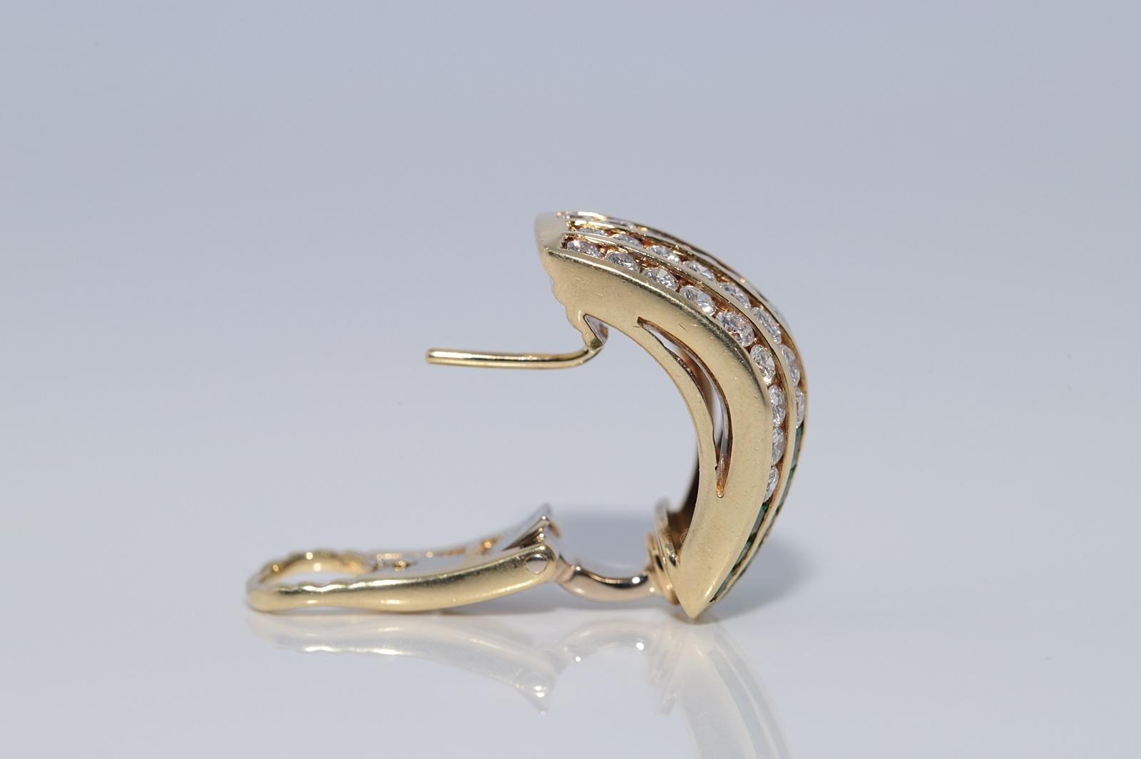 Women's Vintage Circa 1990s 18k Gold Natural Diamond And Caliber Cut Emerald Earring For Sale