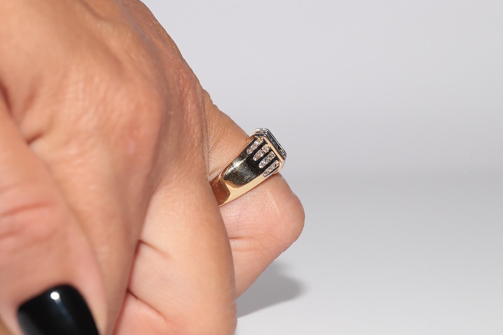 Vintage Circa 1990s 18k Gold Natural Diamond And Caliber Cut Sapphire Ring For Sale 9