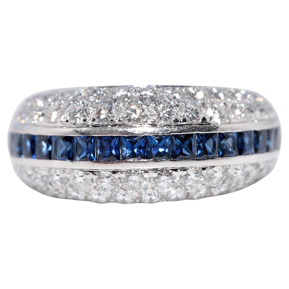 Vintage Circa 1990s 18k Gold Natural Diamond And Caliber Cut Sapphire Ring For Sale