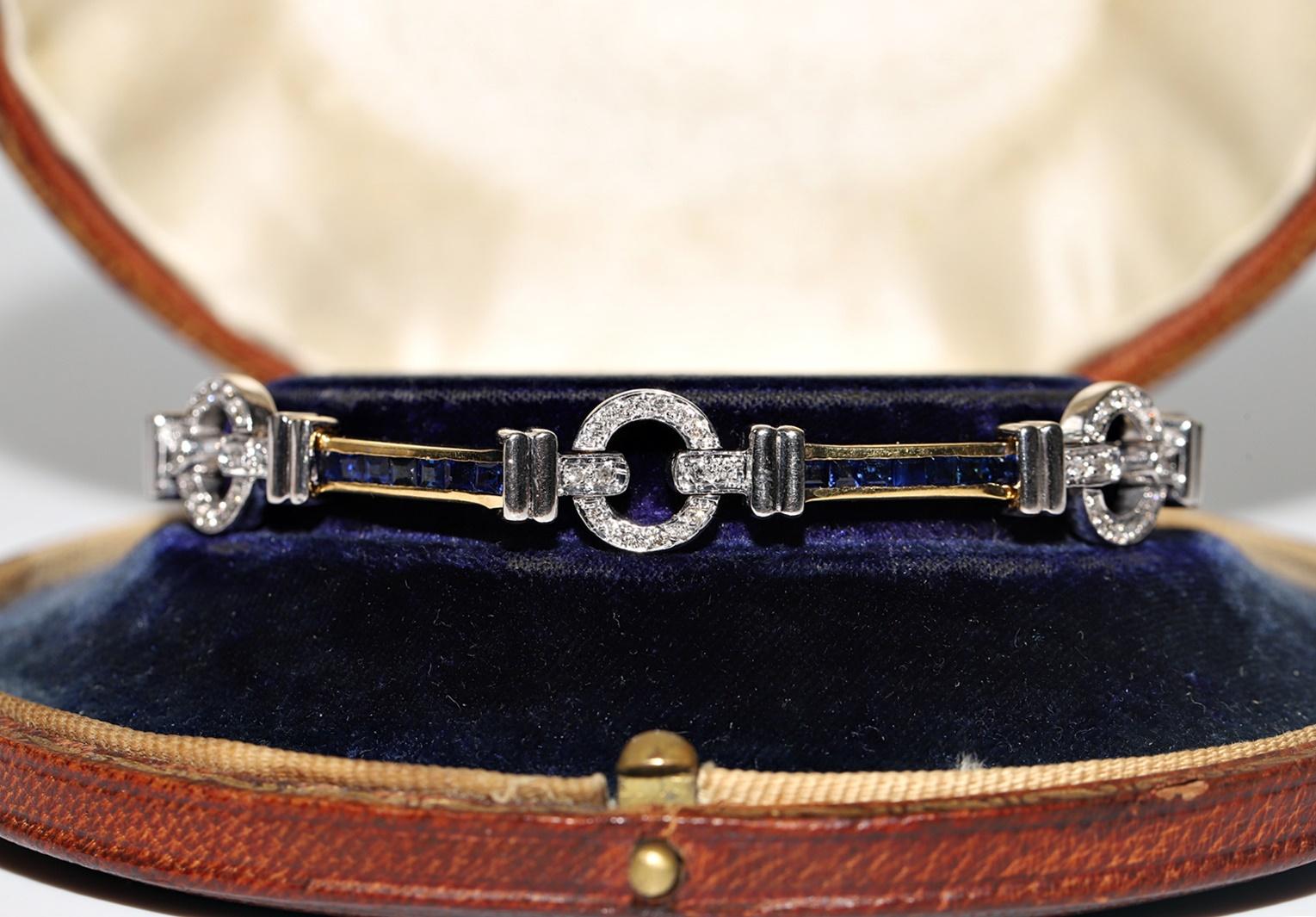 In sehr gutem Zustand.
Das Gesamtgewicht beträgt 24,6 Gramm.
Insgesamt ist Diamant 0,90 ct.
Der Diamant hat die Farbe G-H-I und die Reinheit vvs-vs-s1.
Insgesamt ist Saphir 1.75 ct.
Die Gesamtlänge der Kette beträgt 18.5 cm.
Die Box ist nicht