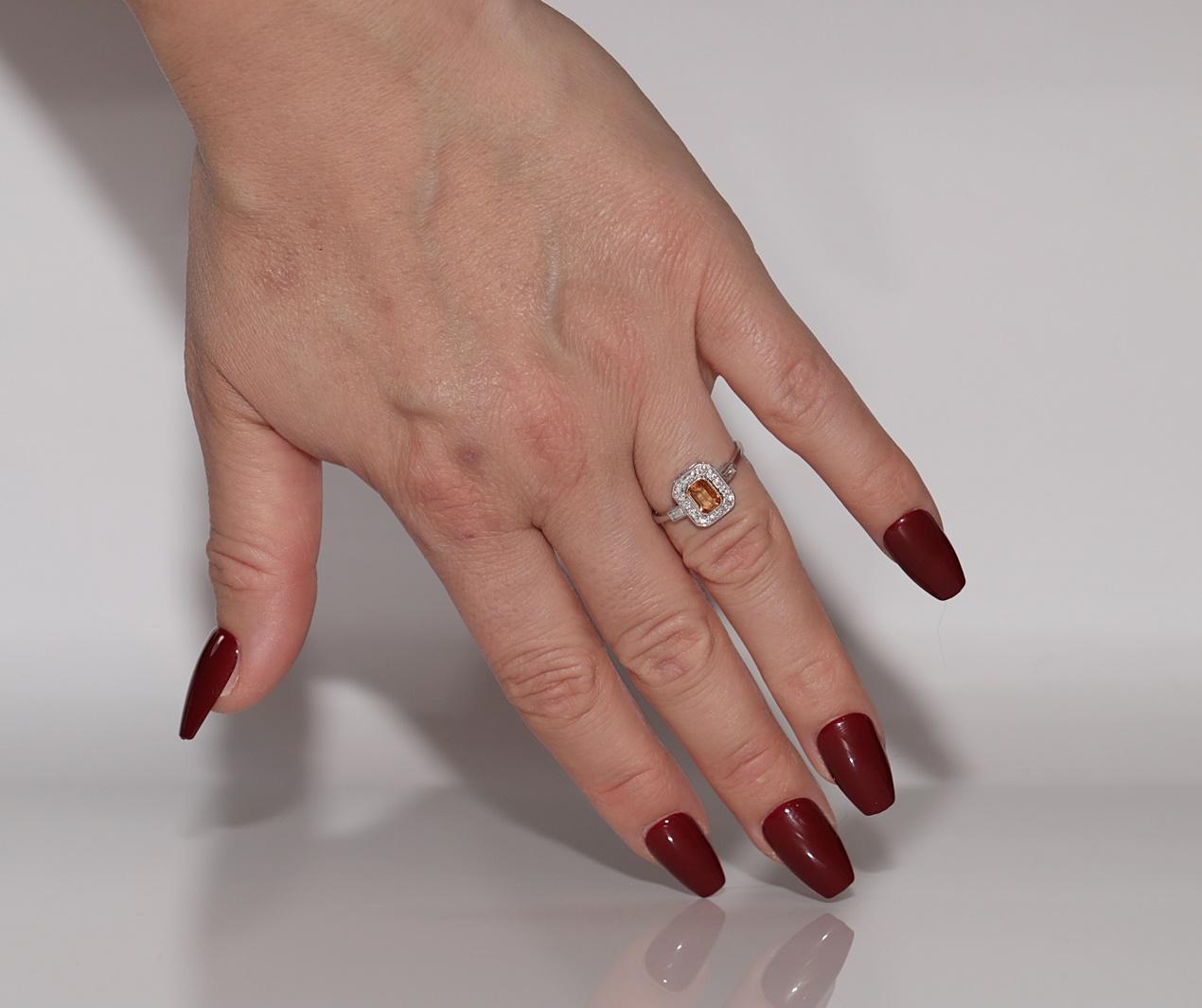 Vintage Circa 1990er Jahre 18k Gold Natürlicher Diamant und Citrin Dekorierter Ring im Angebot 8