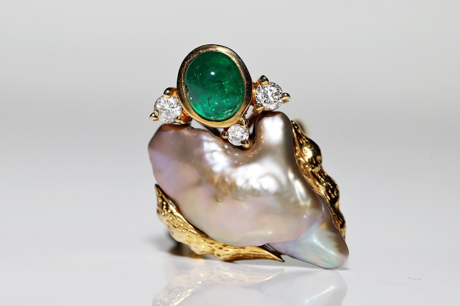 Women's Vintage Circa 1990s 18k Gold Natural Diamond And Emerald And Mother Pearl Ring For Sale