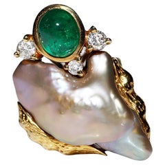 Retro Circa 1990s 18k Gold Natural Diamond And Emerald And Mother Pearl Ring