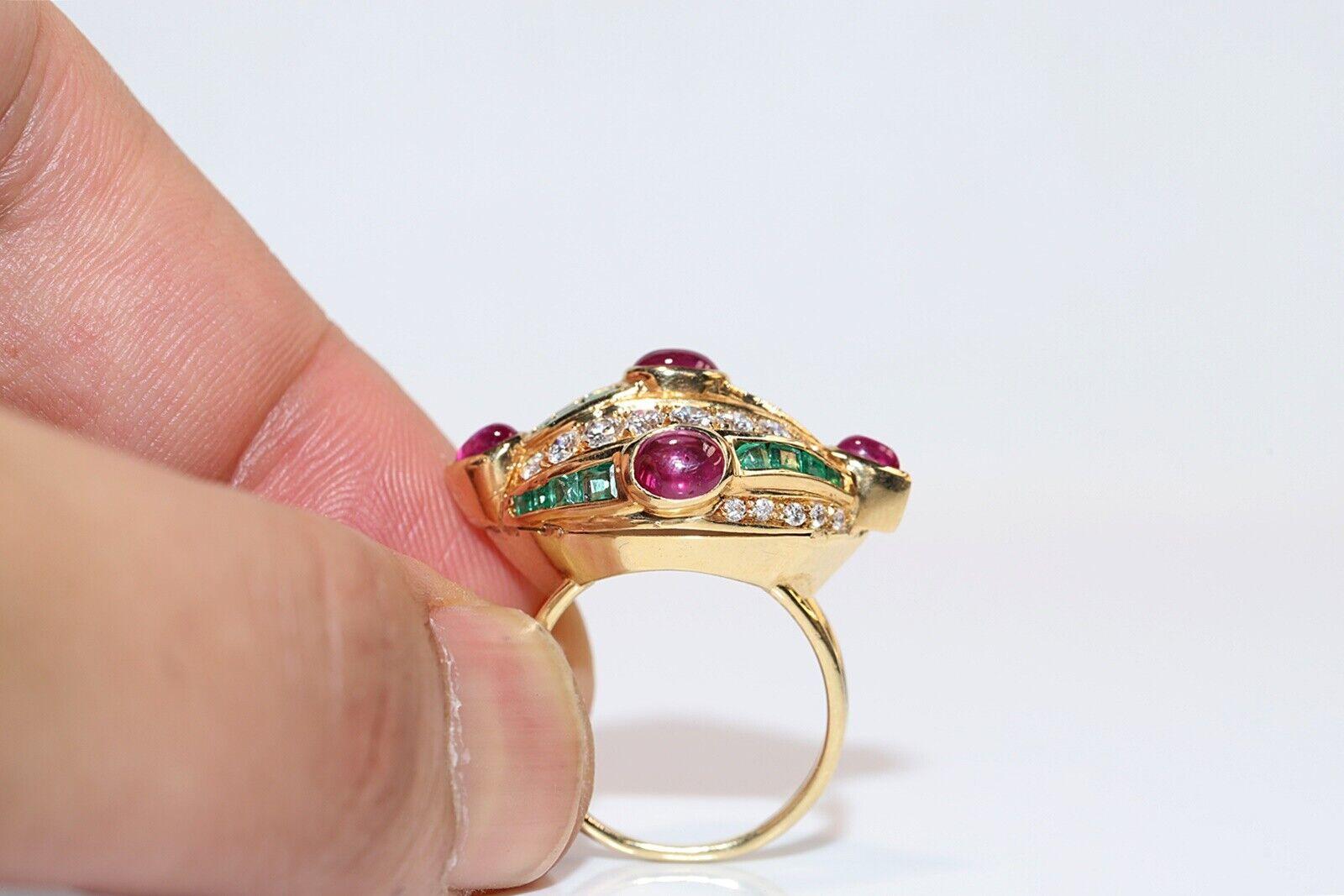 Vintage Circa 1990s 18k Gold Natural Diamond And Emerald And Ruby Ring  For Sale 5