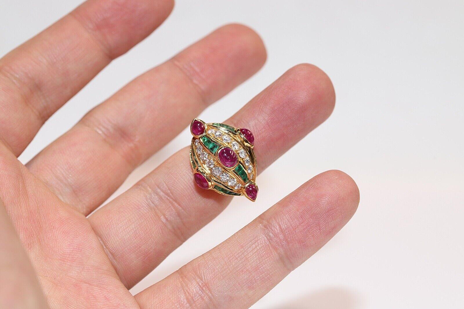 Vintage Circa 1990s 18k Gold Natural Diamond And Emerald And Ruby Ring  For Sale 3