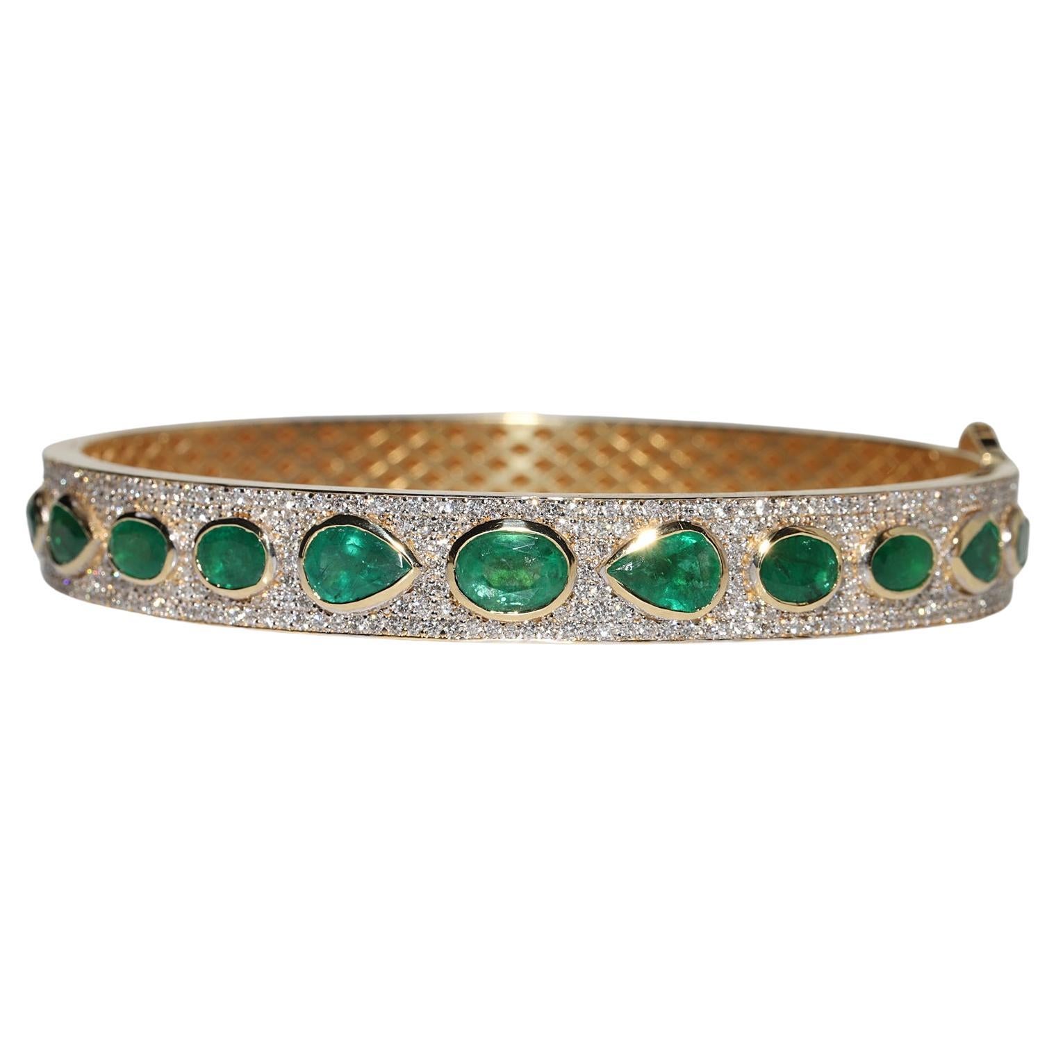 Vintage Circa 1990s 18k Gold Natural Diamond And Emerald Bangle Bracelet For Sale