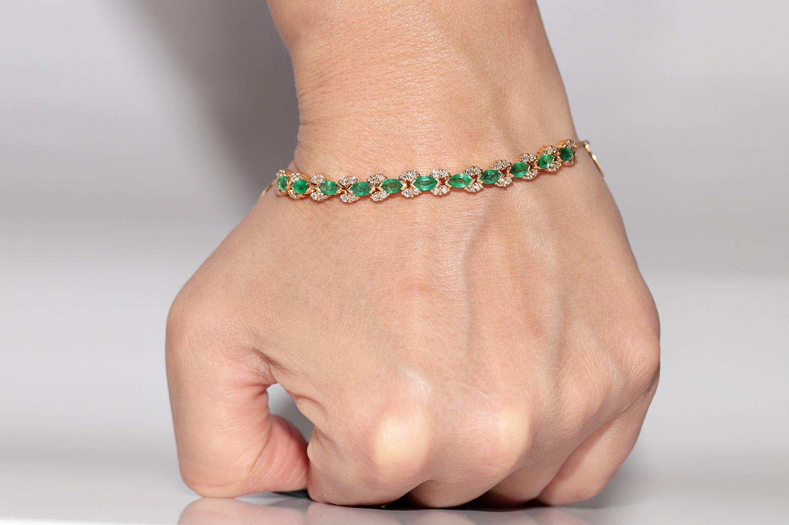 Retro Vintage Circa 1990s 18k Gold Natural Diamond And Emerald Decorated Bracelet For Sale