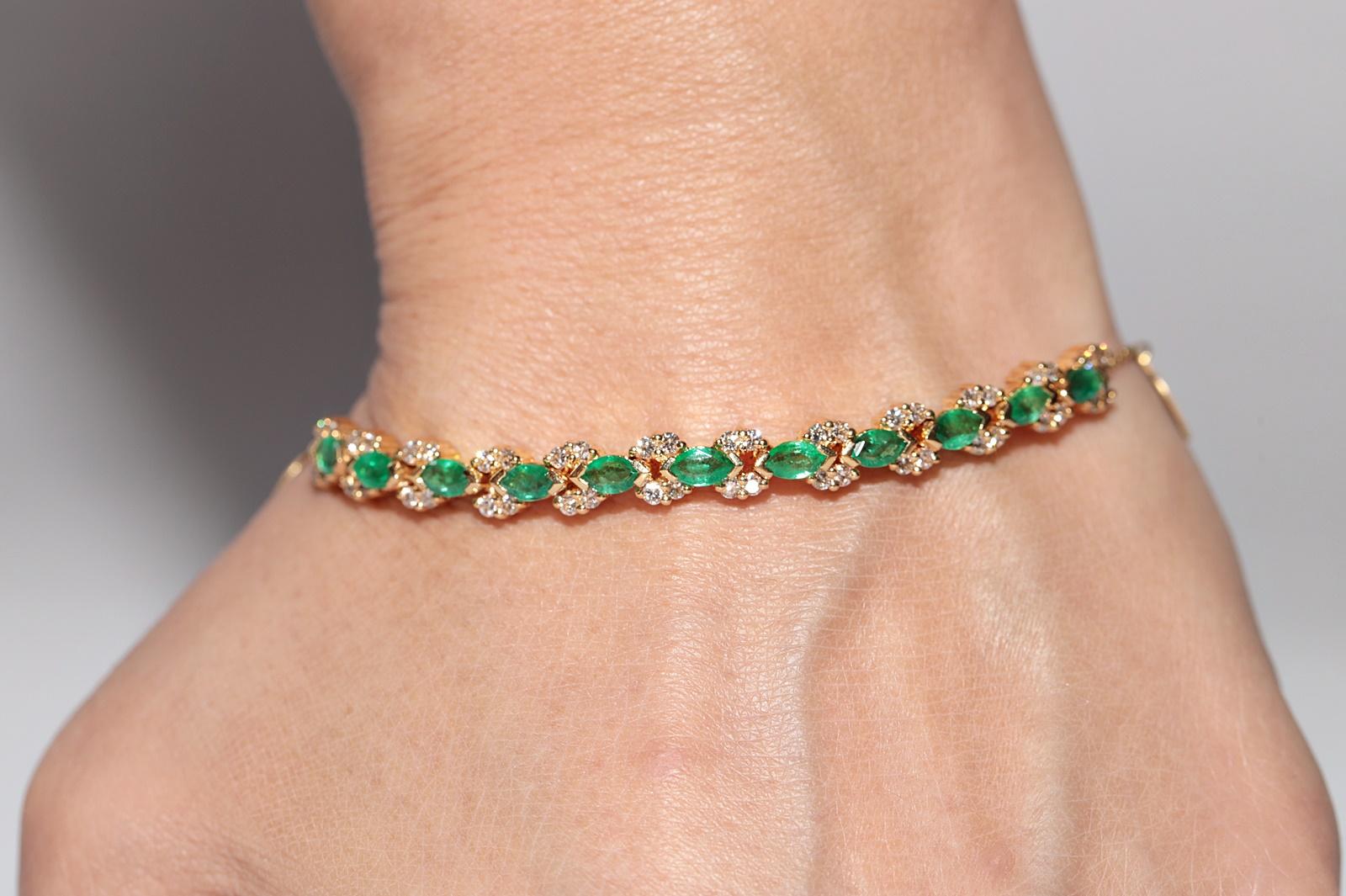 Brilliant Cut Vintage Circa 1990s 18k Gold Natural Diamond And Emerald Decorated Bracelet For Sale