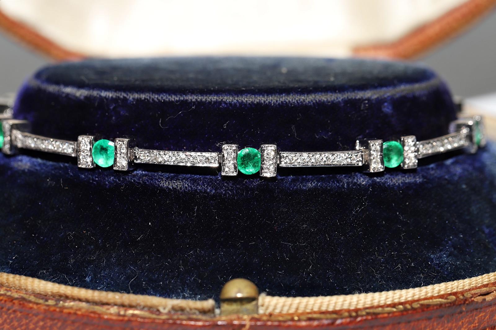Vintage Circa 1990s 18k Gold Natural Diamond And Emerald Decorated Bracelet In Good Condition For Sale In Fatih/İstanbul, 34