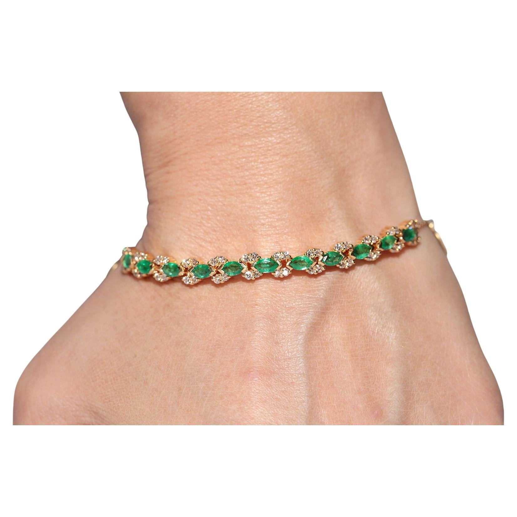 Vintage Circa 1990 Bracelet en or 18k orné de diamants naturels et d
émeraudes