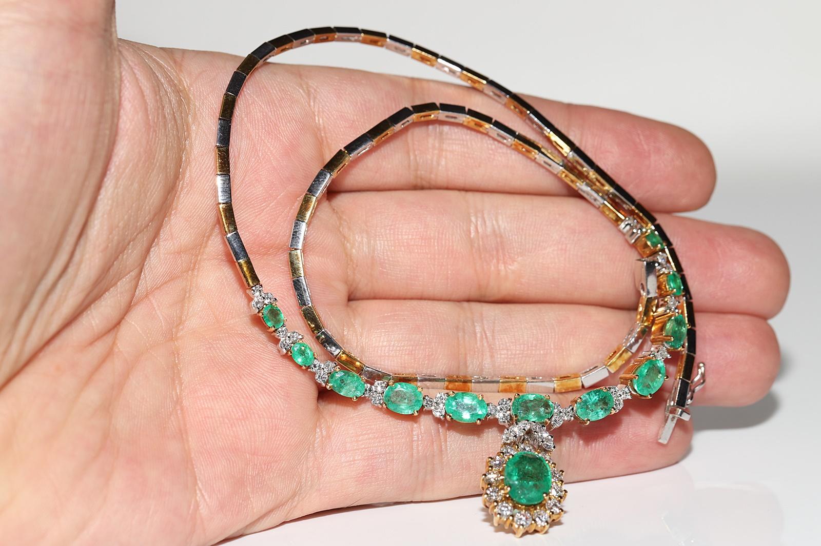 Vintage Circa 1990s 18k Gold Natural Diamond And Emerald Decorated Necklace For Sale 4
