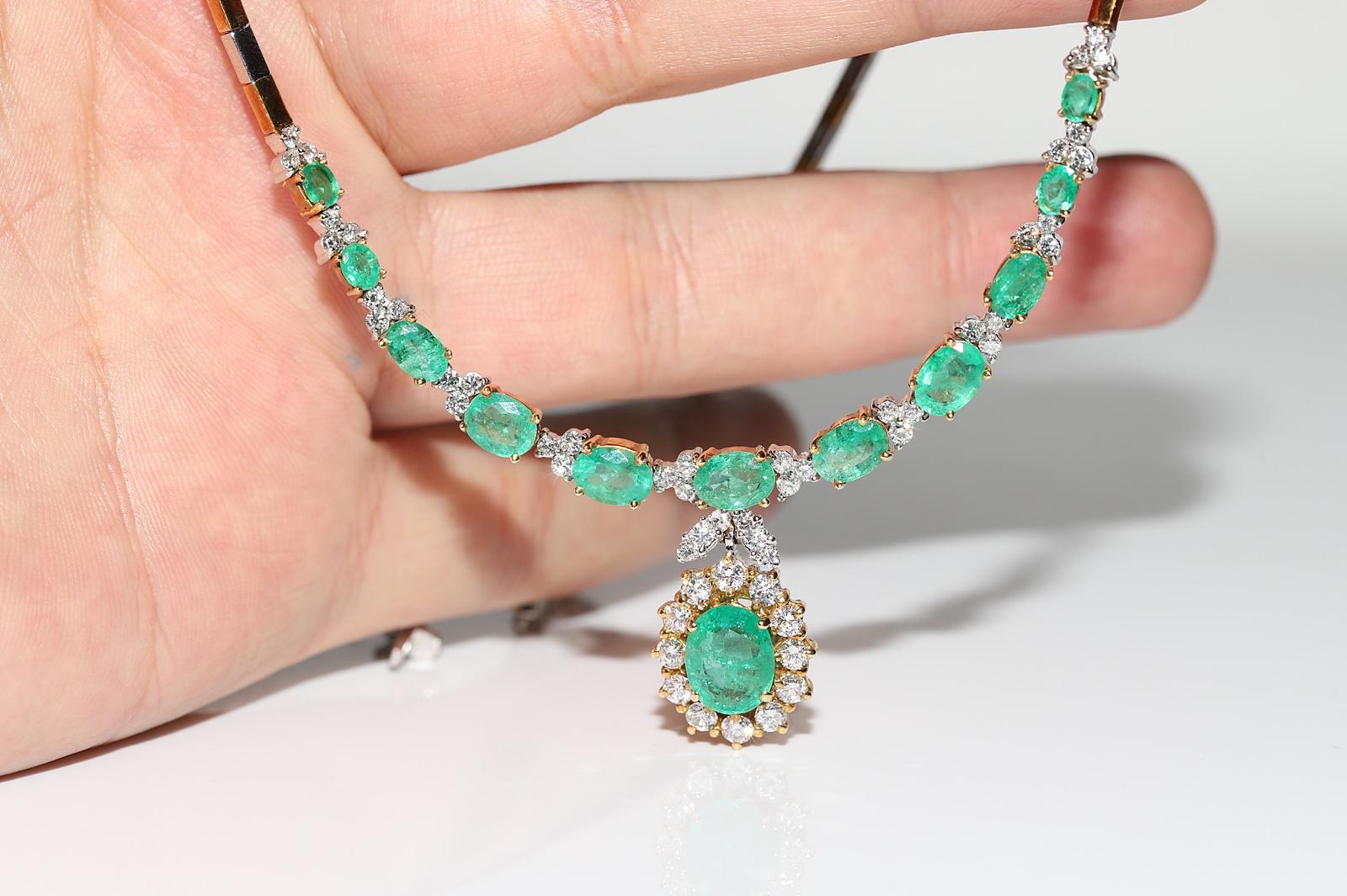 Vintage Circa 1990s 18k Gold Natural Diamond And Emerald Decorated Necklace For Sale 5