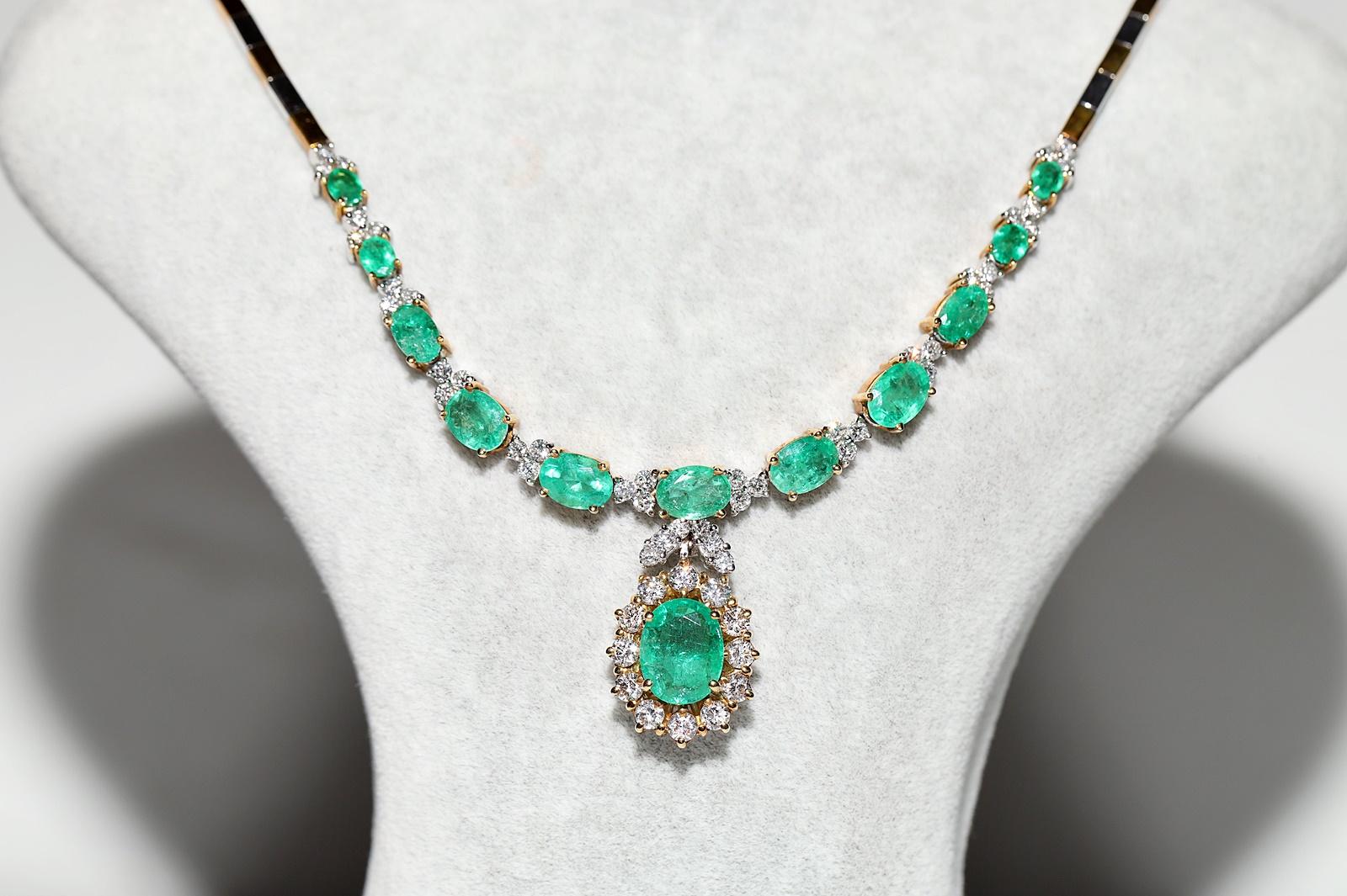 Retro Vintage Circa 1990s 18k Gold Natural Diamond And Emerald Decorated Necklace For Sale